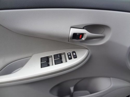 LE 1.8L CD Vehicle Anti-Theft System Auxiliary Pwr Outlet MP3 Player Cloth Seats, image 11