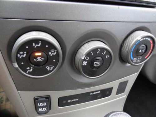 LE 1.8L CD Vehicle Anti-Theft System Auxiliary Pwr Outlet MP3 Player Cloth Seats, image 19