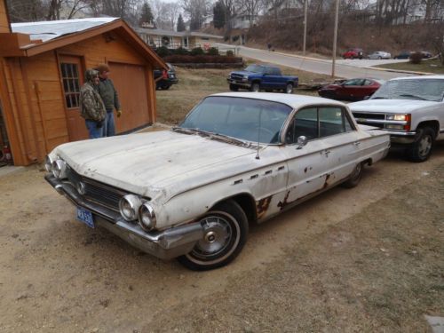 Restore 1962 buick electra 225, comes w/original rims &amp; fender skirts