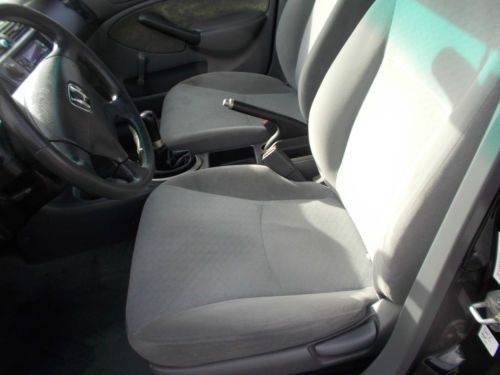 2001 Honda Civic, NO RESERVE, image 3