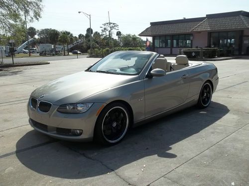 Show room condition!!! 2009 bmw 335i base convertible 2-door 3.0l