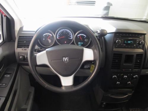 Red 4dr Wgn SE FWD 3.3L V6 CD MP3 Power Windows Power Door Locks 3RD Row Seat, image 14