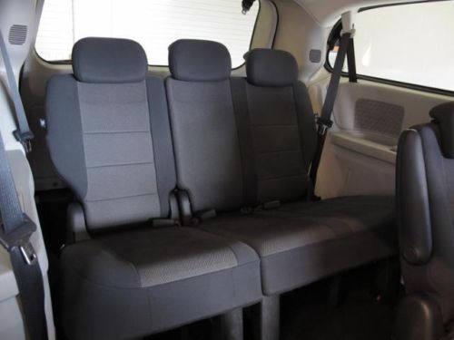 Red 4dr Wgn SE FWD 3.3L V6 CD MP3 Power Windows Power Door Locks 3RD Row Seat, image 21