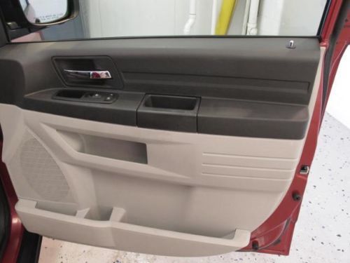 Red 4dr Wgn SE FWD 3.3L V6 CD MP3 Power Windows Power Door Locks 3RD Row Seat, image 24