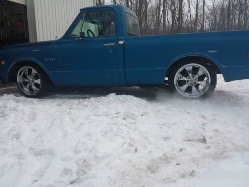 Lowered short bed shop truck with patina