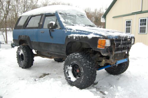 1986 toyota 4runner  rock crawler  trail machine no rust  schweet !