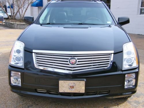 Srx all wheel drive fully loaded non smoker v-6 third row seat