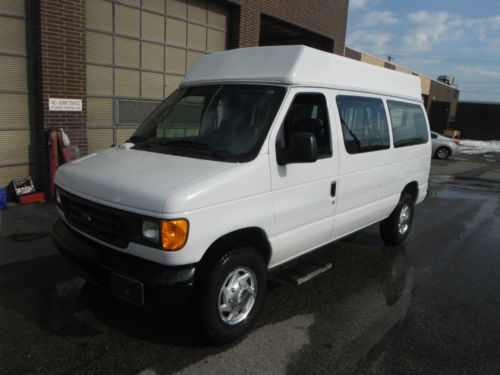 05 ford e-250 handicap van wheel chair lift braun lift 1 owner 81000 miles