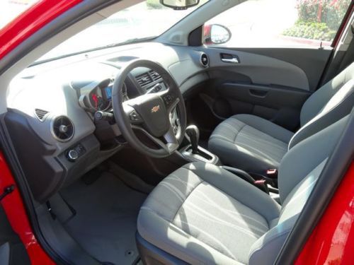 LT New Hatchback 1.8L CD 6 Speakers MP3 decoder Radio data system Power steering, US $17,188.00, image 4