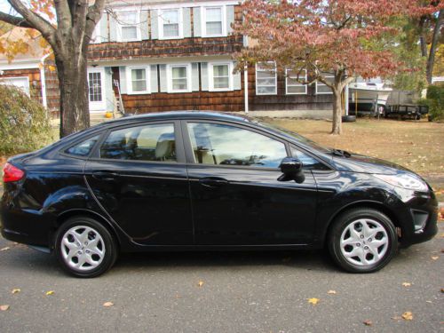 2012 ford fiesta s sedan 4-door 1.6l