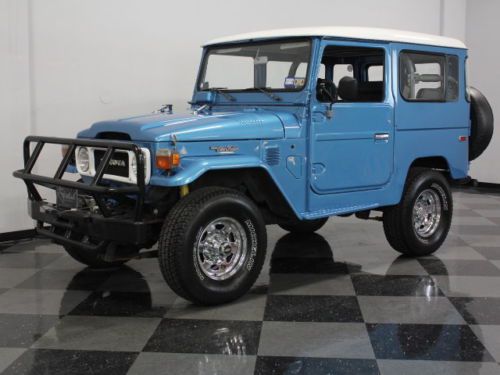 Very clean fj40, newer repaint, mostly all original, 4.2l inline 6, 4 speed
