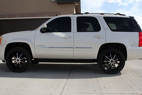 2011 gmc yukon slt,suv,  24" wheels, dvd, custom grill, 4x4, leather