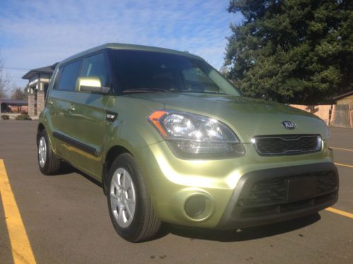 2013 kia soul base hatchback 4-door 1.6l