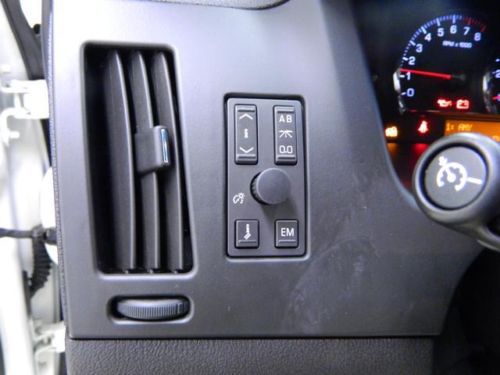 We finance we ship 3.6l V6 rear wheel drive low miles White Diamond, image 22