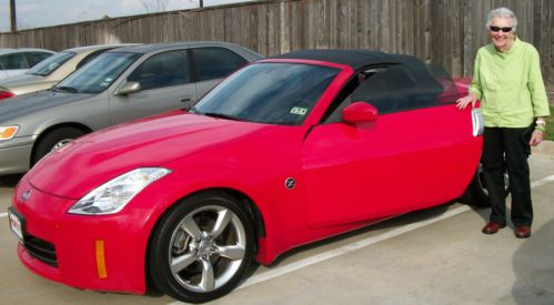 2008 nissan 350z automatic red with black leather seats &amp; convertible top