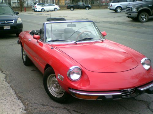 Red 1973 alfa romeo spyder  rebuilt engine and transmission!