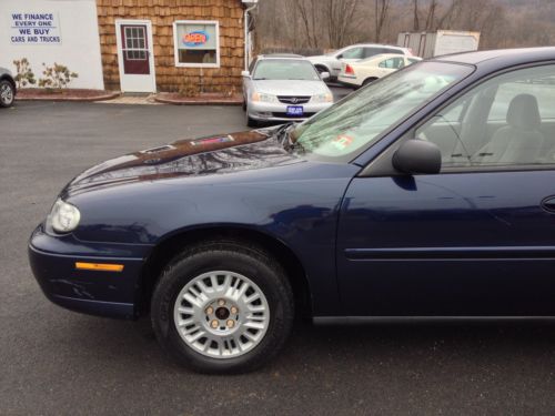 No reserve 2001 chevrolet malibu v6 super clean good tires runs great!!