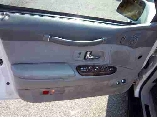 1995 Lincoln Town Car Signature Sedan 4-Door 4.6L, image 11