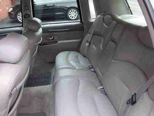 1995 Lincoln Town Car Signature Sedan 4-Door 4.6L, image 13