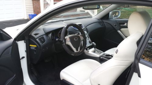 2010 Hyundai Genesis Coupe 2.0T Track Coupe 2-Door 2.0L, image 5
