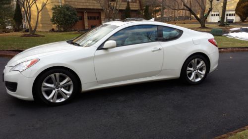2010 Hyundai Genesis Coupe 2.0T Track Coupe 2-Door 2.0L, image 6