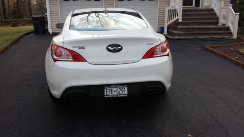 2010 Hyundai Genesis Coupe 2.0T Track Coupe 2-Door 2.0L, image 7