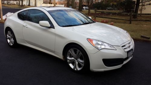 2010 Hyundai Genesis Coupe 2.0T Track Coupe 2-Door 2.0L, image 9