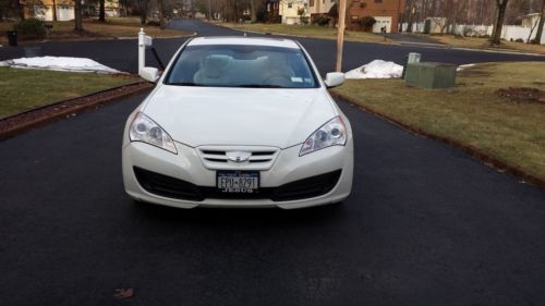 2010 Hyundai Genesis Coupe 2.0T Track Coupe 2-Door 2.0L, image 10