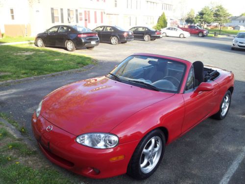 2002  mazda miata  runs great new clutch cosmetic damage one owner