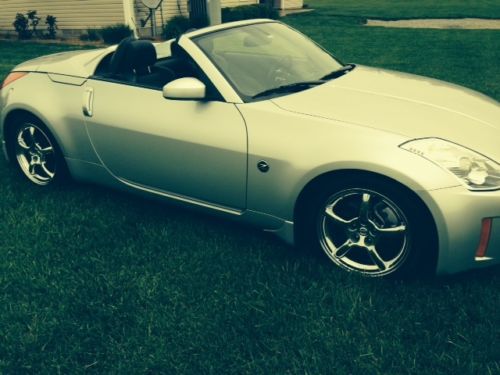 2006 nissan 350z base convertible 2-door 3.5l