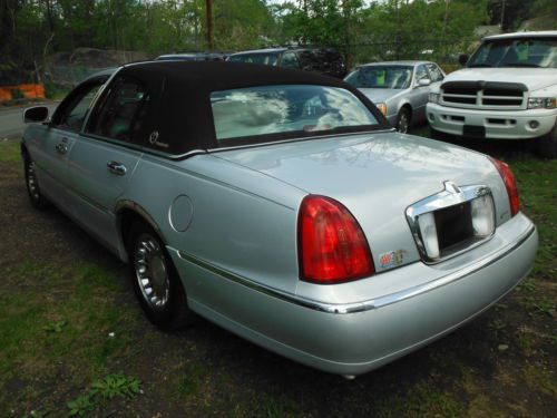 2000 Lincoln Town Car PRESIDENTAL 4DR W/AIRCONDITIONING & POWERMNRF 4LITER 8CYL, image 6