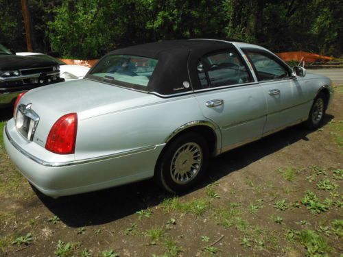 2000 Lincoln Town Car PRESIDENTAL 4DR W/AIRCONDITIONING & POWERMNRF 4LITER 8CYL, image 16