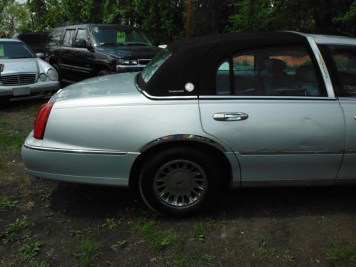 2000 Lincoln Town Car PRESIDENTAL 4DR W/AIRCONDITIONING & POWERMNRF 4LITER 8CYL, image 19