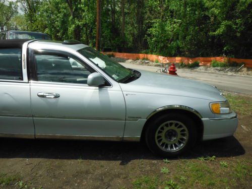 2000 Lincoln Town Car PRESIDENTAL 4DR W/AIRCONDITIONING & POWERMNRF 4LITER 8CYL, image 20