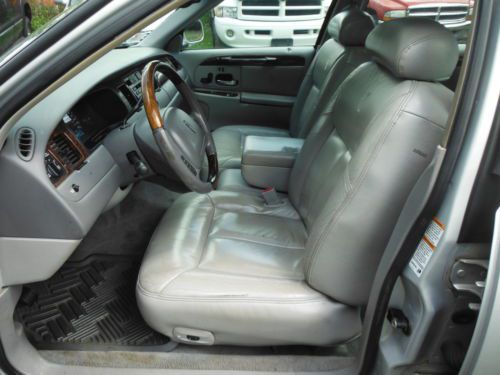 2000 Lincoln Town Car PRESIDENTAL 4DR W/AIRCONDITIONING & POWERMNRF 4LITER 8CYL, image 26