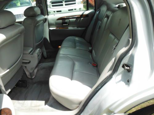 2000 Lincoln Town Car PRESIDENTAL 4DR W/AIRCONDITIONING & POWERMNRF 4LITER 8CYL, image 38