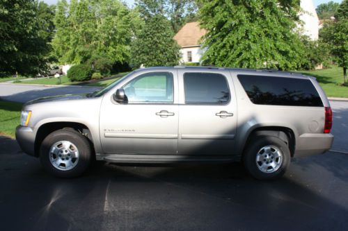 2008 Chevrolet Suburban 1500 LT Sport Utility 4-Door 5.3L, US $23,000.00, image 2