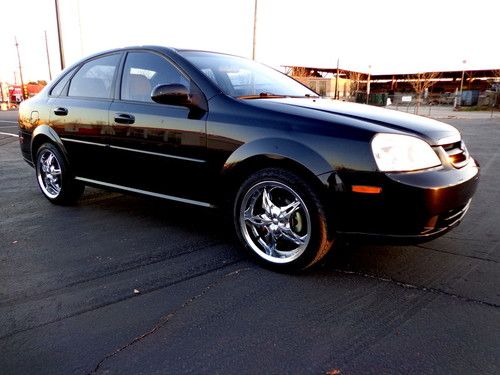 One owner 2007 suzuki forenza manual 5 speed low miles perfect clean title