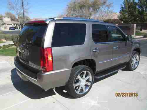 2011 Cadillac Escalade Sport Utility 4-Door 6.2L, image 2