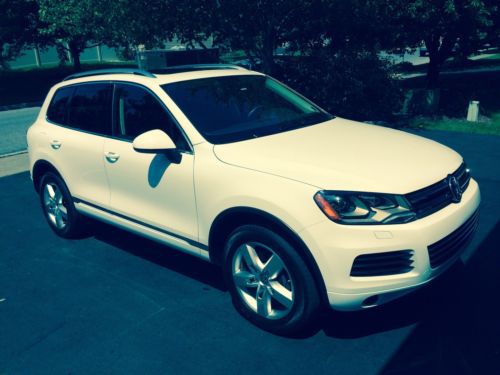 2012 volkswagen vw touareg tdi lux sport utility 4-door 3.0l