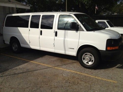 2003 chevrolet express 15 passenger van