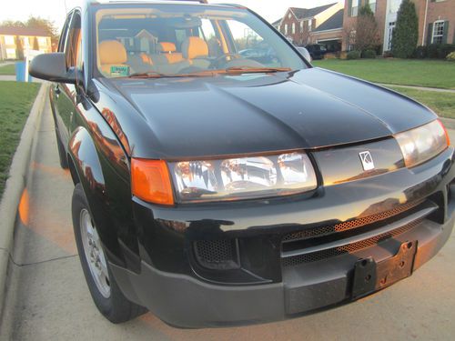 Saturn vue 2003 , manual, black and very good condition, new tires an brakes.