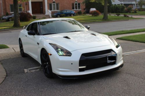 2010 NISSAN GTR ONE OWNER GARAGED WHITE WITH GLOSS BLACK TRIM, US $78,000.00, image 3
