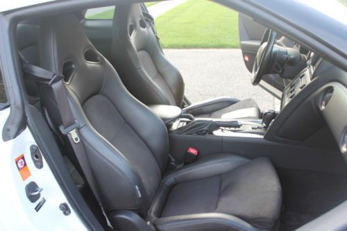 2010 NISSAN GTR ONE OWNER GARAGED WHITE WITH GLOSS BLACK TRIM, US $78,000.00, image 6