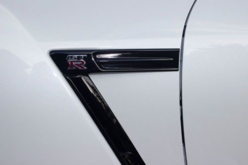 2010 NISSAN GTR ONE OWNER GARAGED WHITE WITH GLOSS BLACK TRIM, US $78,000.00, image 11
