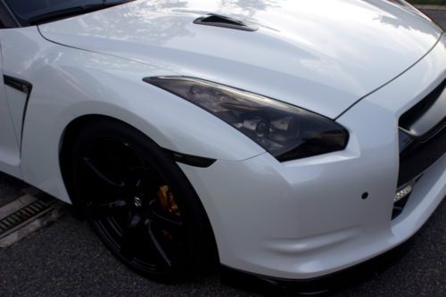 2010 NISSAN GTR ONE OWNER GARAGED WHITE WITH GLOSS BLACK TRIM, US $78,000.00, image 21
