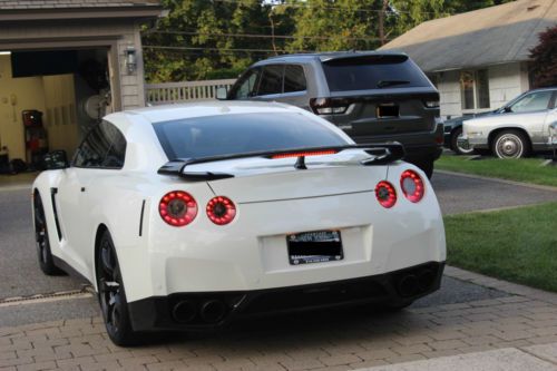 2010 NISSAN GTR ONE OWNER GARAGED WHITE WITH GLOSS BLACK TRIM, US $78,000.00, image 22
