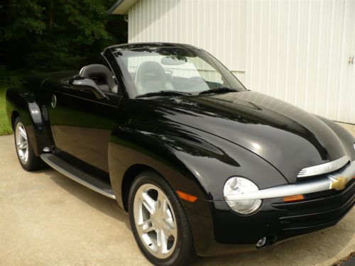 2003 chevrolet ssr black on black ~ nice equipment w/ low miles !!