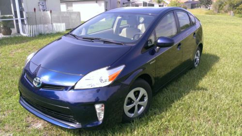 2013 prius three perfect condition low miles