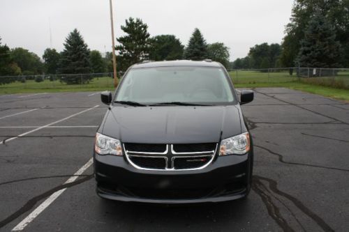 13 Grand Caravan Handicap Accessilble Wheelchair Van Side Entry Powered Ramp, image 4